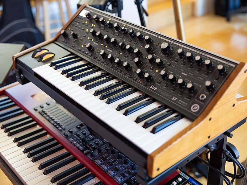 Moog Subsequent 37